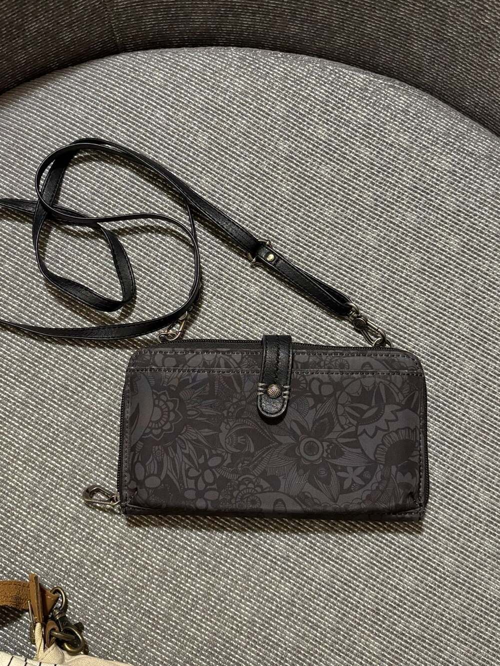 Sakroots Artist Circle Smartphone Crossbody Wallet
